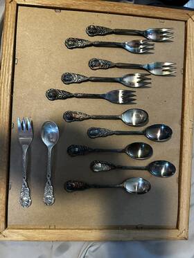 A.r.90-18 Antiko 12 Piece Hildesheim Rose Spoons Forks.plated Germany