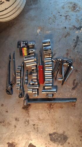 Craftsman T33334 Williams Sliding T-handle Napa Ratchet And Mixes Brands Sockets