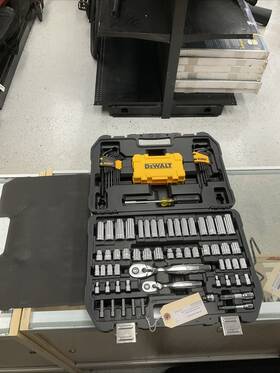 229539 Dewalt Mechanics Tool Set Great Condition