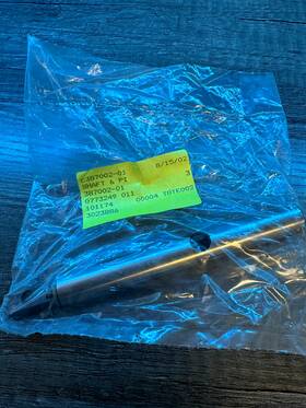 387002-01 Dewalt S/ O Shaft And Pin