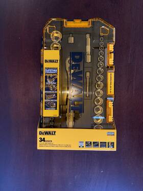 Dwmt75034 Dewalt 34-piece 1/4 Inch And 3/8 Drive Socket Set With Ratchet Case
