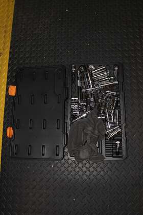 80550p Gear Wrench 56-pcs Sae/metrics 6-point Standard/deep Socket Mechanics Tool Set