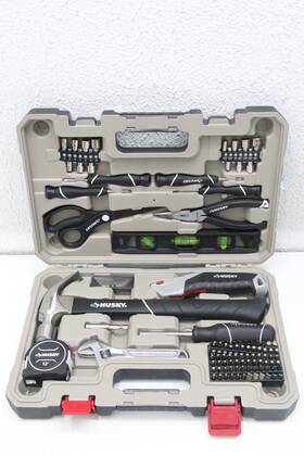 90834 Husky 110-piece Homeowners Set With Hard Case - Black And Red