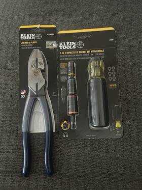D213-9ne-sen Klein Tools Linemans Pliers And 32900r 7-in-1 Impact Flip Socket Set