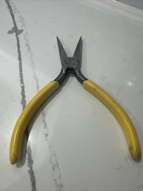 No.301-6 M.klein & Sons Vintage And Needle Nose 6.5 Inch Yellow Pliers Made In Usa