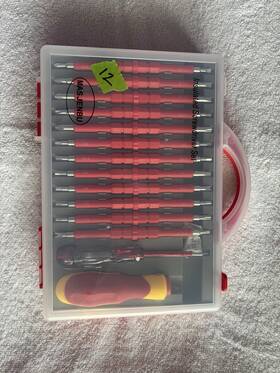 3017 Masjenbu No 26-piece Insulated Screwdriver Set Red/yellow Box