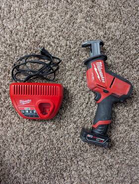 2520-20 Milwaukee M12 Hacksaw Model# Xc4.0 Battery With Charger