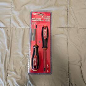 48-22-2207 Milwaukee 1000v Insulated Slim Tip Screwdriver Set 2pc