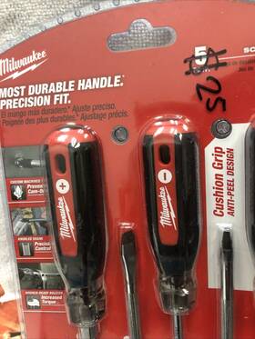 48-22-2885 Milwaukee Cushion Grip Screwdriver Set