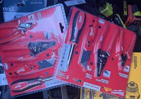 48-22-4108 Milwaukee Hand Tool Set 4pc Screwdriver Wire Stripper Knife Pliers