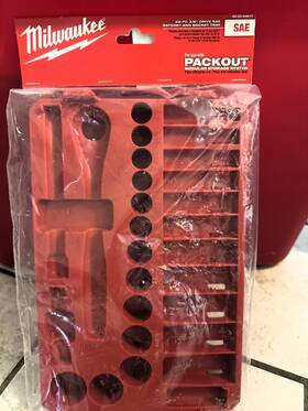 48-22-9481t Milwaukee 3/8 Inch 28pc Ratchet And Socket Set Sae Tray