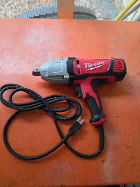 9075-20 Milwaukee 3/4 Inch Impact Wrench With Rocker Switch And Friction Ring Socket Retention