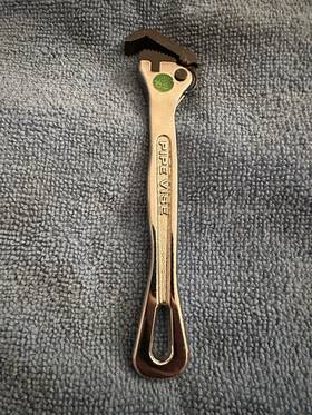 Sw127-14 Pipe Vise Micro 5 Wrench Fits Nuts Capacity Ratchet Action