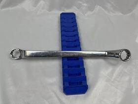 X02830 Snap On 7/8 Inch And 15/16 Offset 60 Deg Boxed End Wrench Good Used Condition