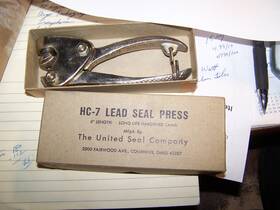 Hkc-7 The United Seal Company Lead Press And A Bundle Of Seals