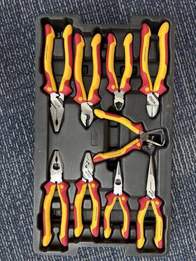 32999 Wiha 9 Piece Insulated Pliers-cutters Set