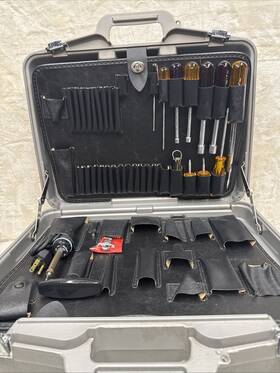 Tcmb-150st Xcelite Locking Hard Case With 4 Nut Drivers 6 Flathead Screwdriver