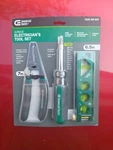 3 Piece Electrians Tool Kit Commercial Electric Wire Stripper Screwdriver Level. Fixed Price $9.88.